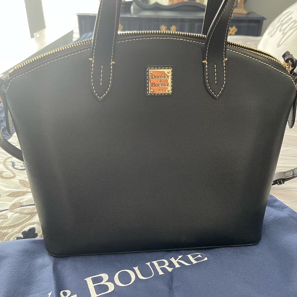 Dooney & Bourke purse (OBO)